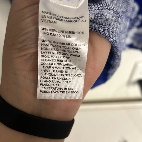 NWT Linen Blue and white floral blouse from Chicos. - Picture 4 of 4